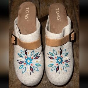 TOMS Women's Embroidered Mules - Cream and Multicolor Clogs Size 9